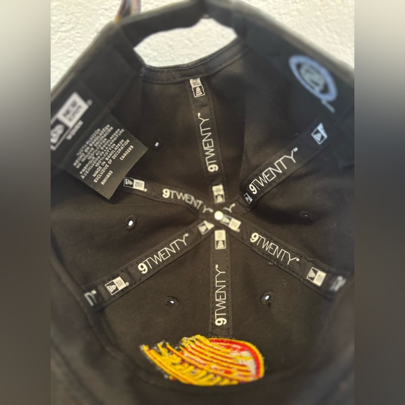 Canucks baseball cap - Picture 2 of 2